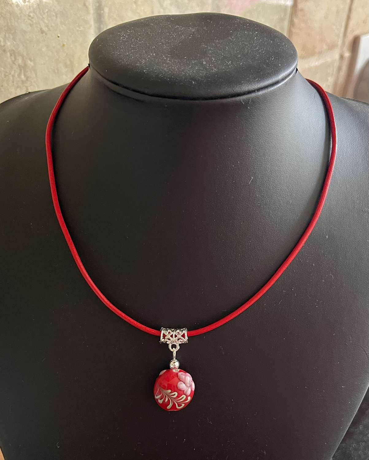 Red Pendant Floral Necklace Red Pendant Floral Necklace