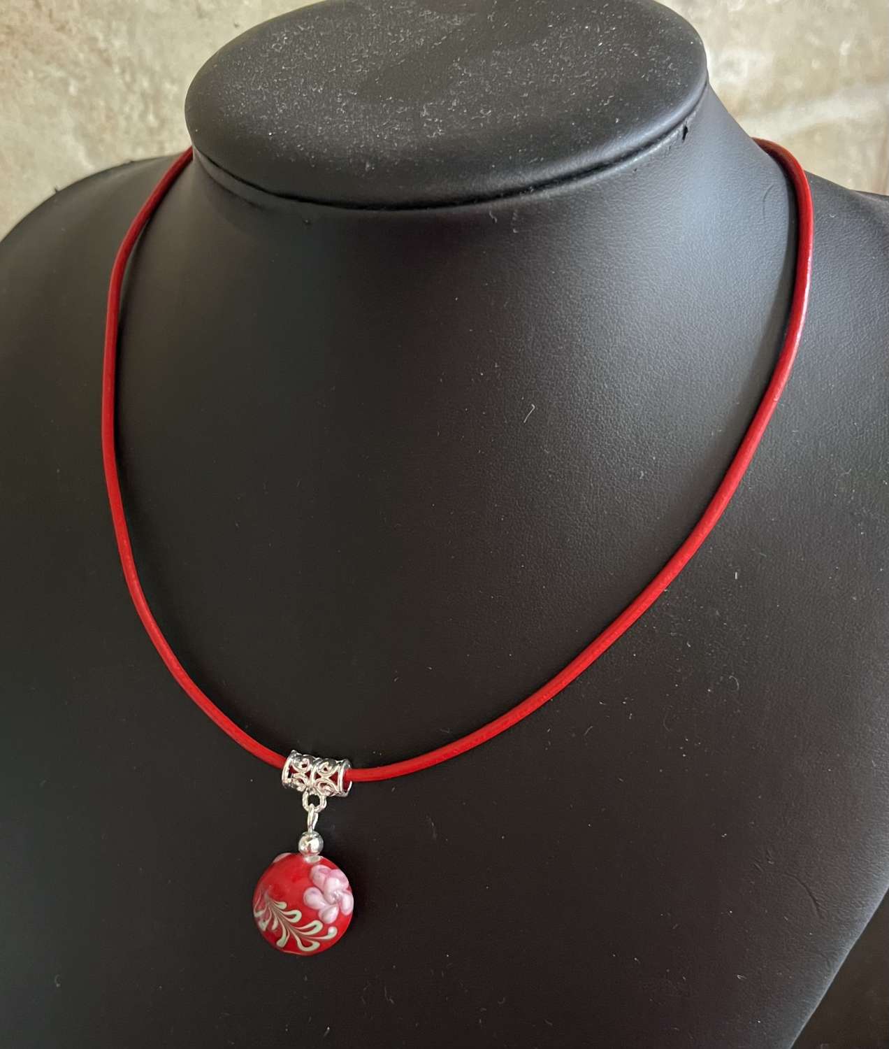 Red Pendant Floral Necklace Red Pendant Floral Necklace