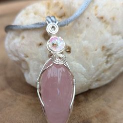 Wire wrapped pendant - Rose quartz in silver plate