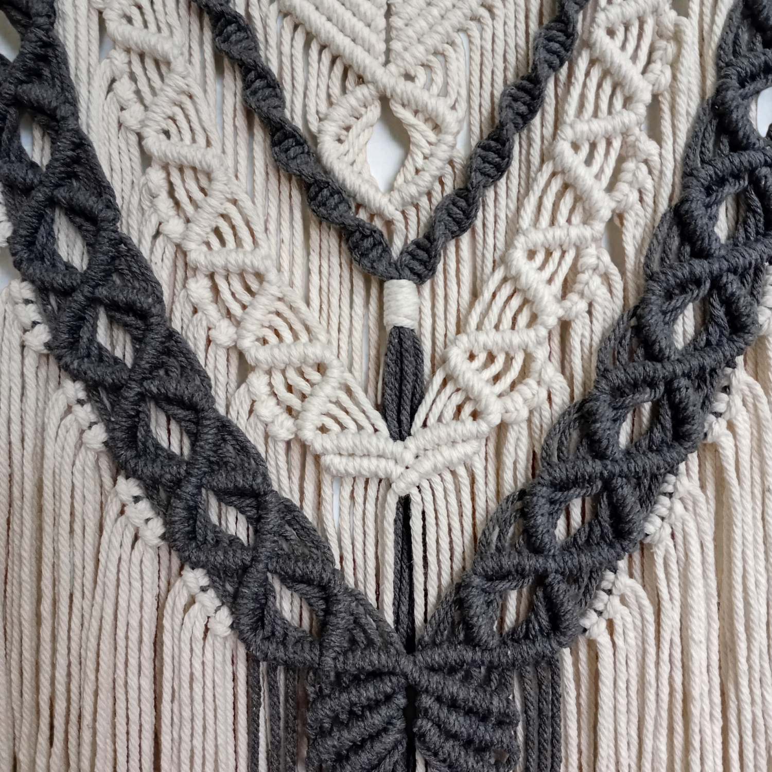 20260205_112912 Macrame wall hanging (beige and gray) 2