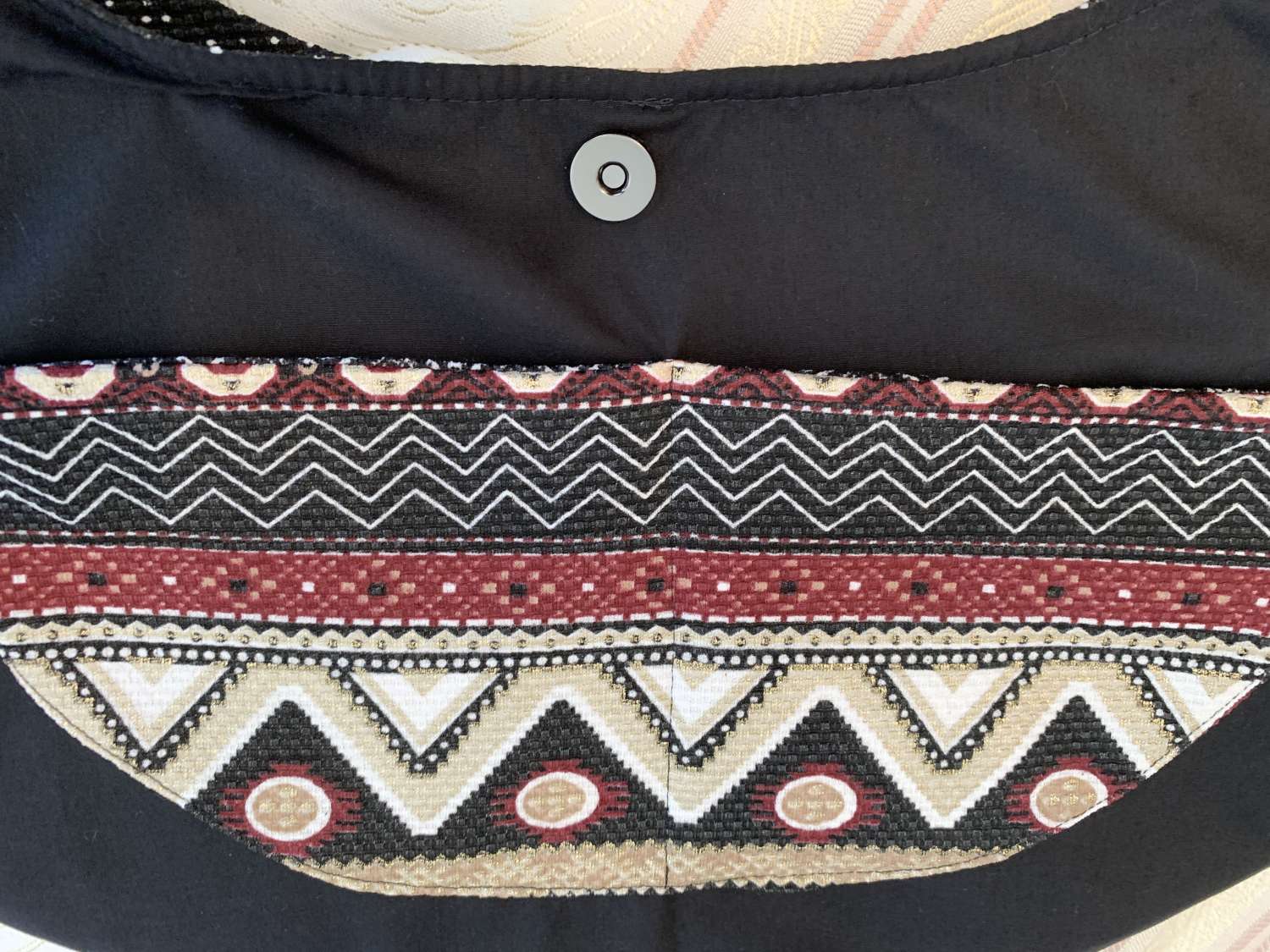 Hobo bag made with recycled fabric with a tribal pattern Hobo bag made with recycled fabric with a tribal pattern