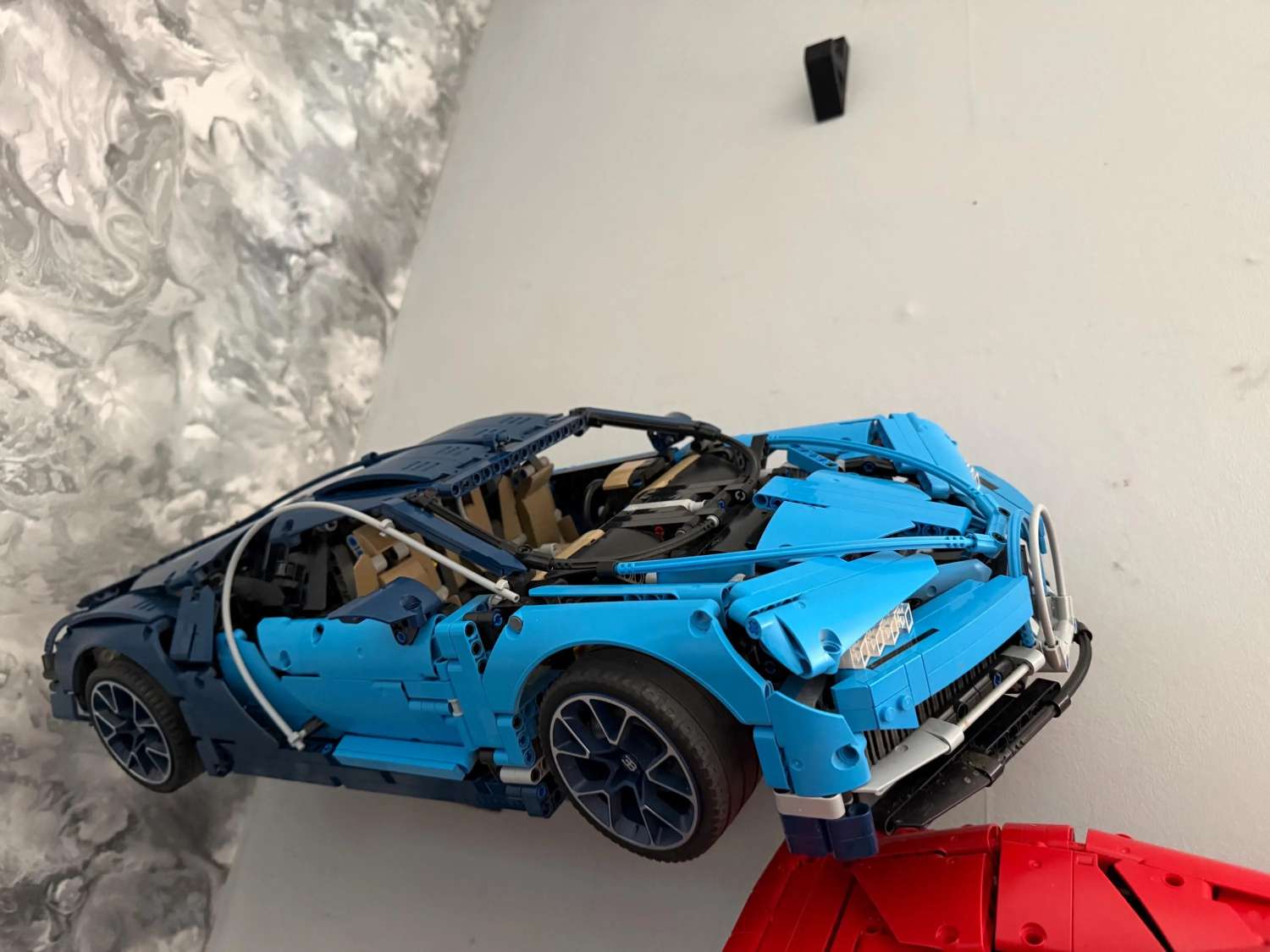 Bugatti Chiron 42083 Technic Wall Mount – 45 Degree Floating Display Bracket reversible Bugatti Chiron 42083 Technic Wall Mount – 45 Degree Floating Display Bracket reversible