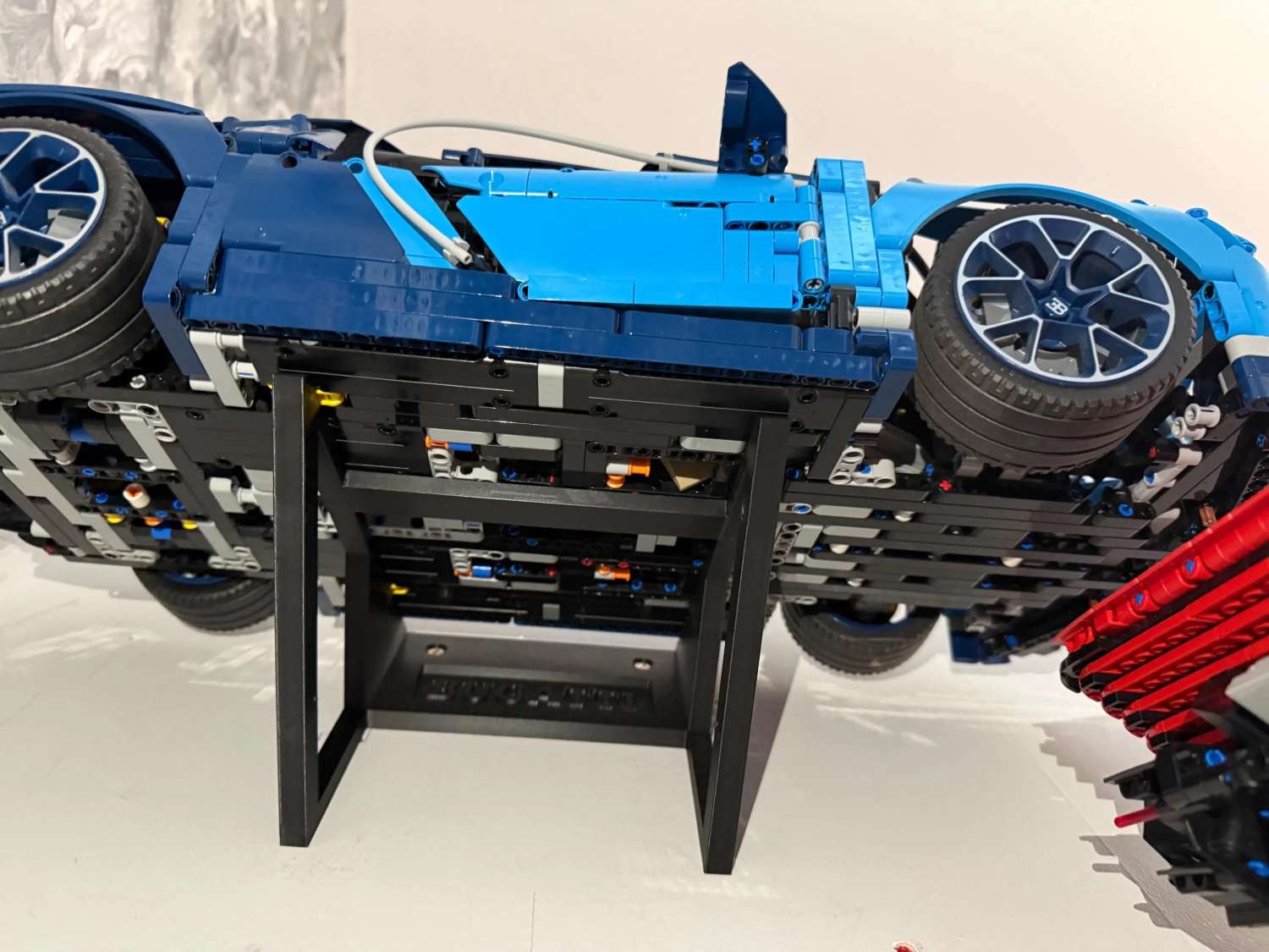 Bugatti Chiron 42083 Technic Wall Mount – 45 Degree Floating Display Bracket reversible Bugatti Chiron 42083 Technic Wall Mount – 45 Degree Floating Display Bracket reversible