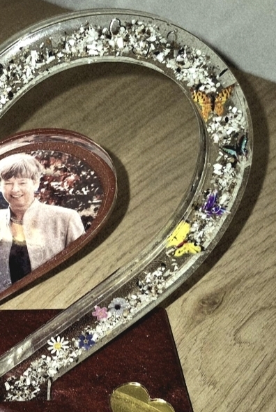 Personalised Memorial Cremation/Ashes Photo frame. Ornaments/keepsake. Personalised Memorial Cremation/Ashes Photo frame. Ornaments/keepsake.