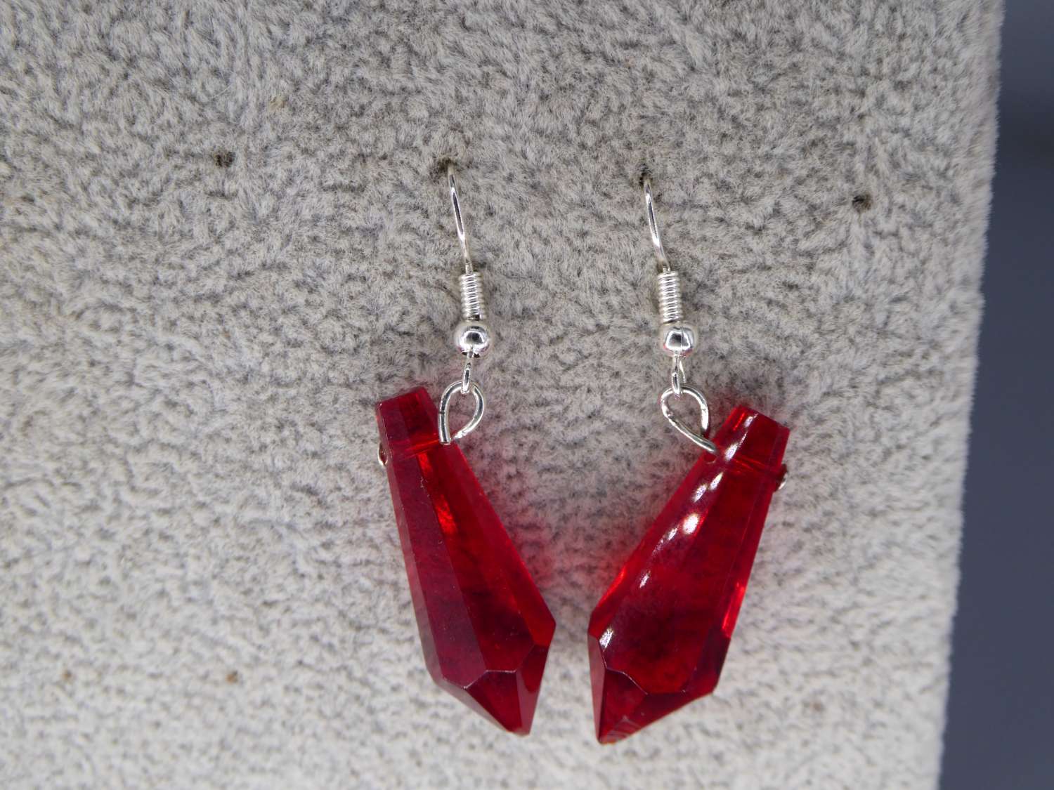 crystal chunk dangle drop earrings. length 28mm width 10mm crystal chunk dangle drop earrings. length 28mm width 10mm