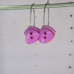 silver-plated hoop earrings with multiple acrylic hearts. 28 mm