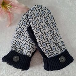Diamond pattern Handmade Upcycled SWEATER MITTENS MITTS (SM185)