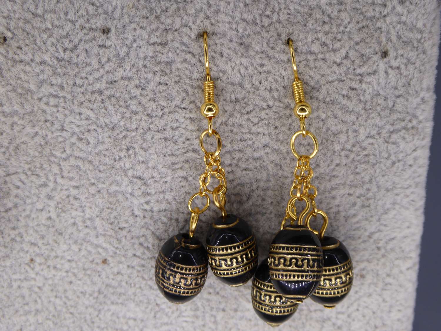 Black Barrel Acrylic Beaded earrings . length 20mm width 31mm Black Barrel Acrylic Beaded earrings . length 20mm width 31mm