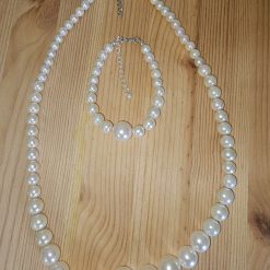 Genuine plastic pearl set