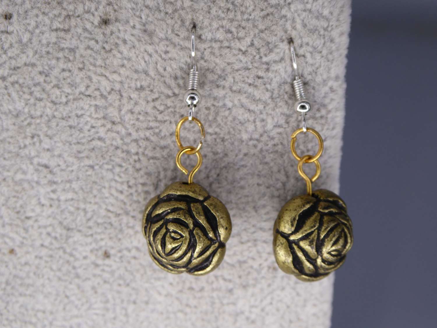 puffed flower beaded earrings length 20mm width 15mm puffed flower beaded earrings length 20mm width 15mm