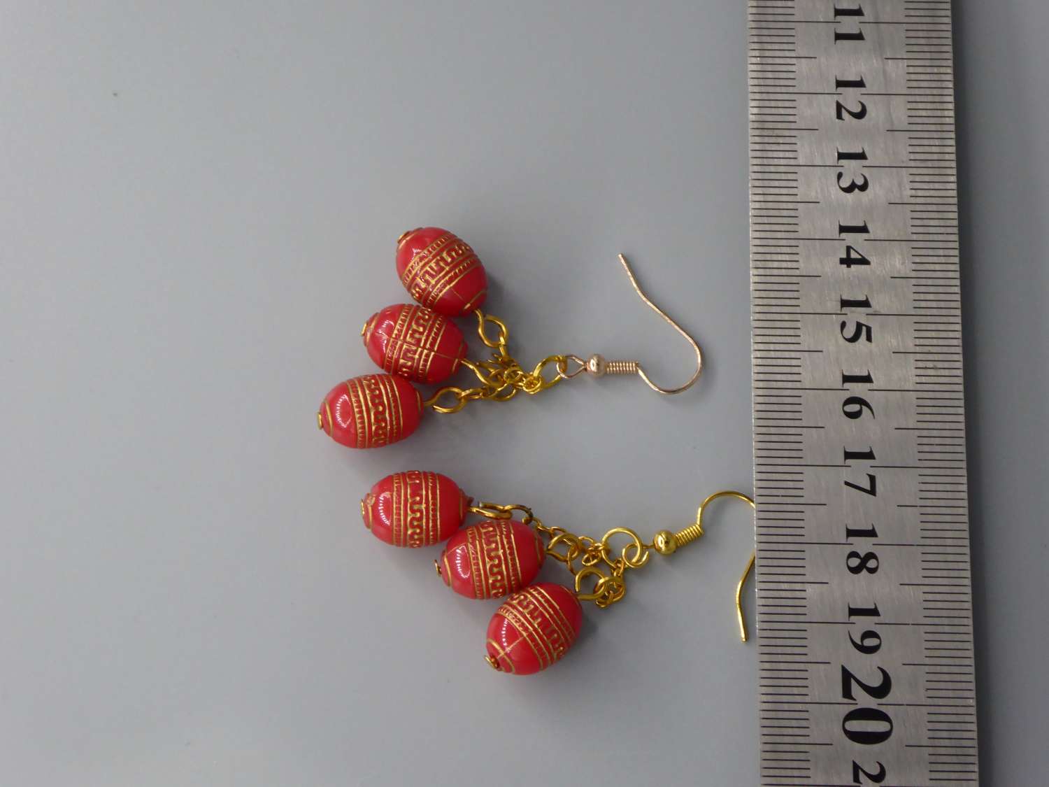 red Barrel Acrylic Beaded earrings . length 20mm width 31mm red Barrel Acrylic Beaded earrings . length 20mm width 31mm