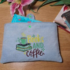 Book sleeve - BOOKS & COFFEE - Washed denim