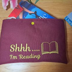 Book sleeve - SHHH I'M READING - Burgundy