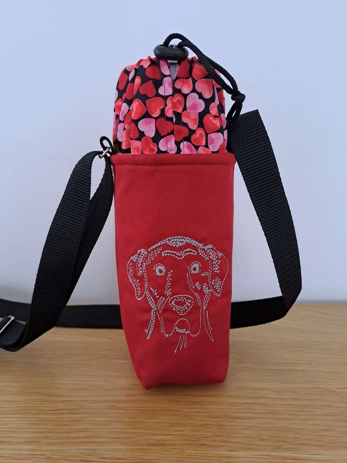 Dogs 4 Embroidered water bottle carrier/holder + FREE BOTTLE Dogs 4 Embroidered water bottle carrier/holder + FREE BOTTLE