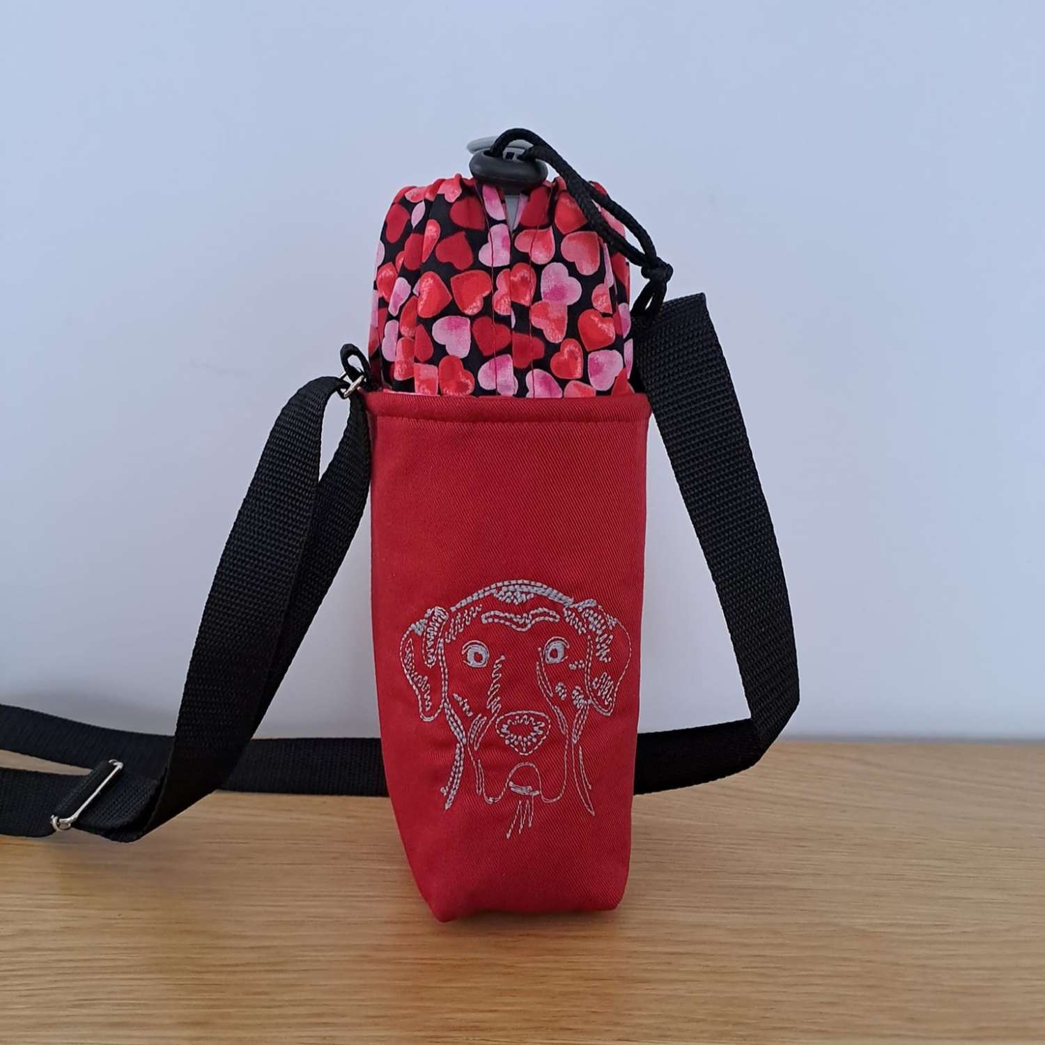 Dogs 4 Embroidered water bottle carrier/holder + FREE BOTTLE Dogs 4 Embroidered water bottle carrier/holder + FREE BOTTLE