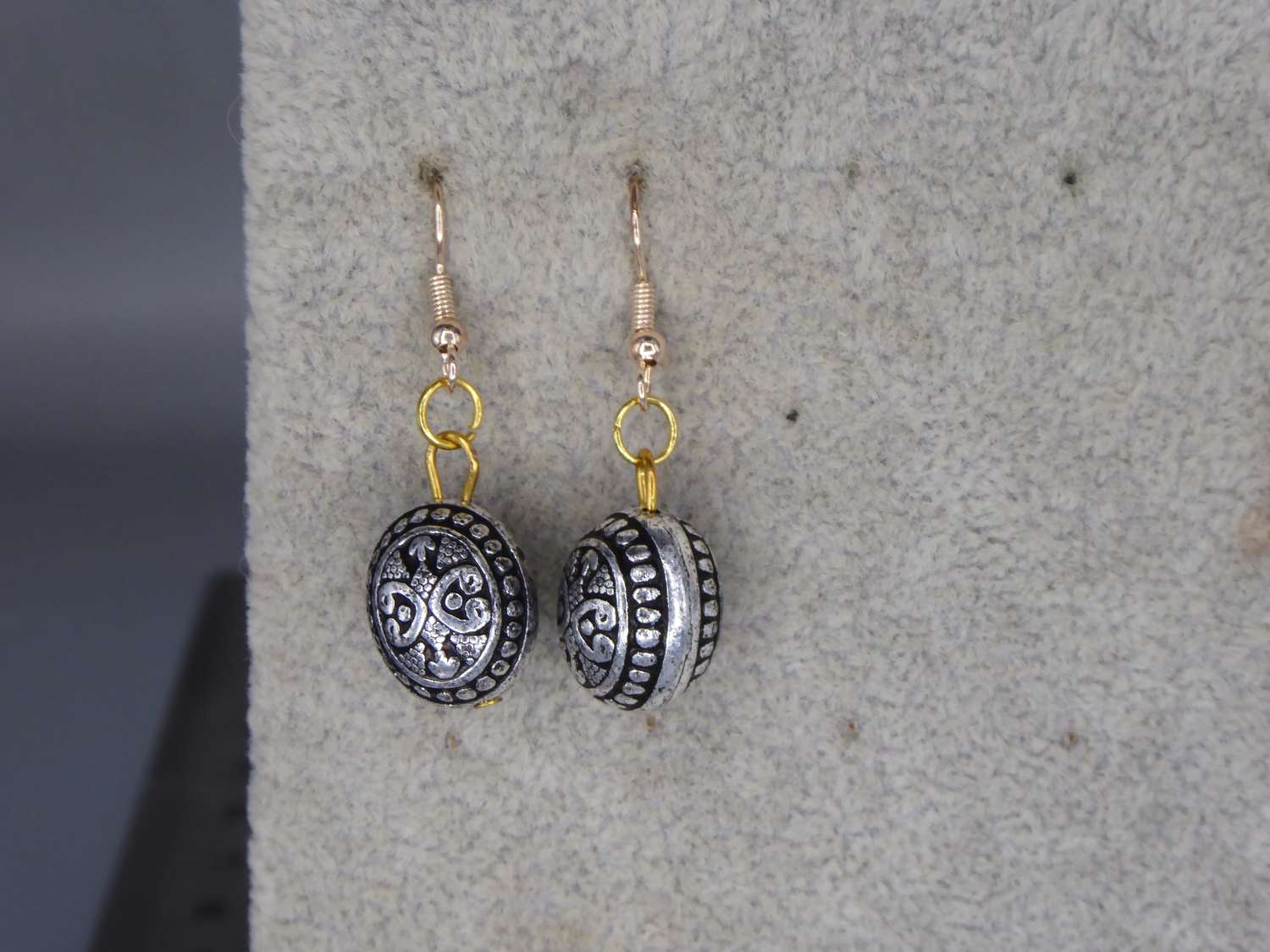 silver-toned filigree drop earrings length 20mm width 14mm silver-toned filigree drop earrings length 20mm width 14mm