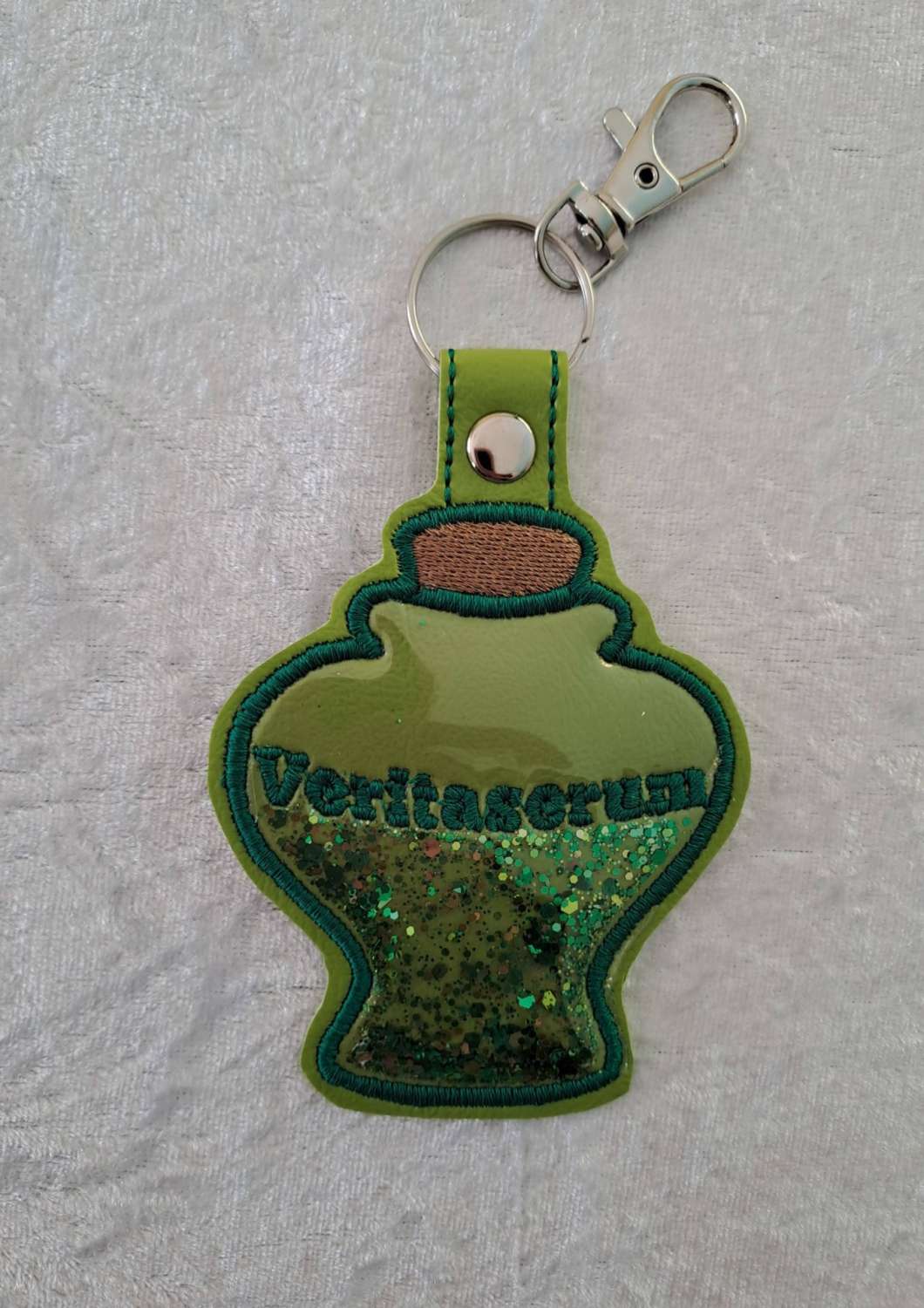 FANDOM KEYRING KEYFOB. SHAKER POTIONS & POISONS FANDOM KEYRING KEYFOB. SHAKER POTIONS & POISONS