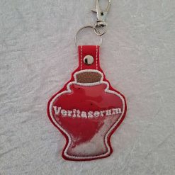 FANDOM KEYRING KEYFOB. SHAKER POTIONS & POISONS 1 FANDOM KEYRING KEYFOB. SHAKER POTIONS & POISONS 1