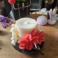 Pillar Candle bouquet incl tray lillies