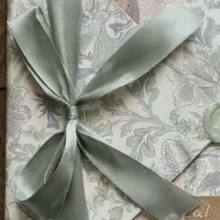 Blind Date With A Book Gift Set 2