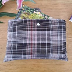 Book sleeve - SUITS ME.. Brown check