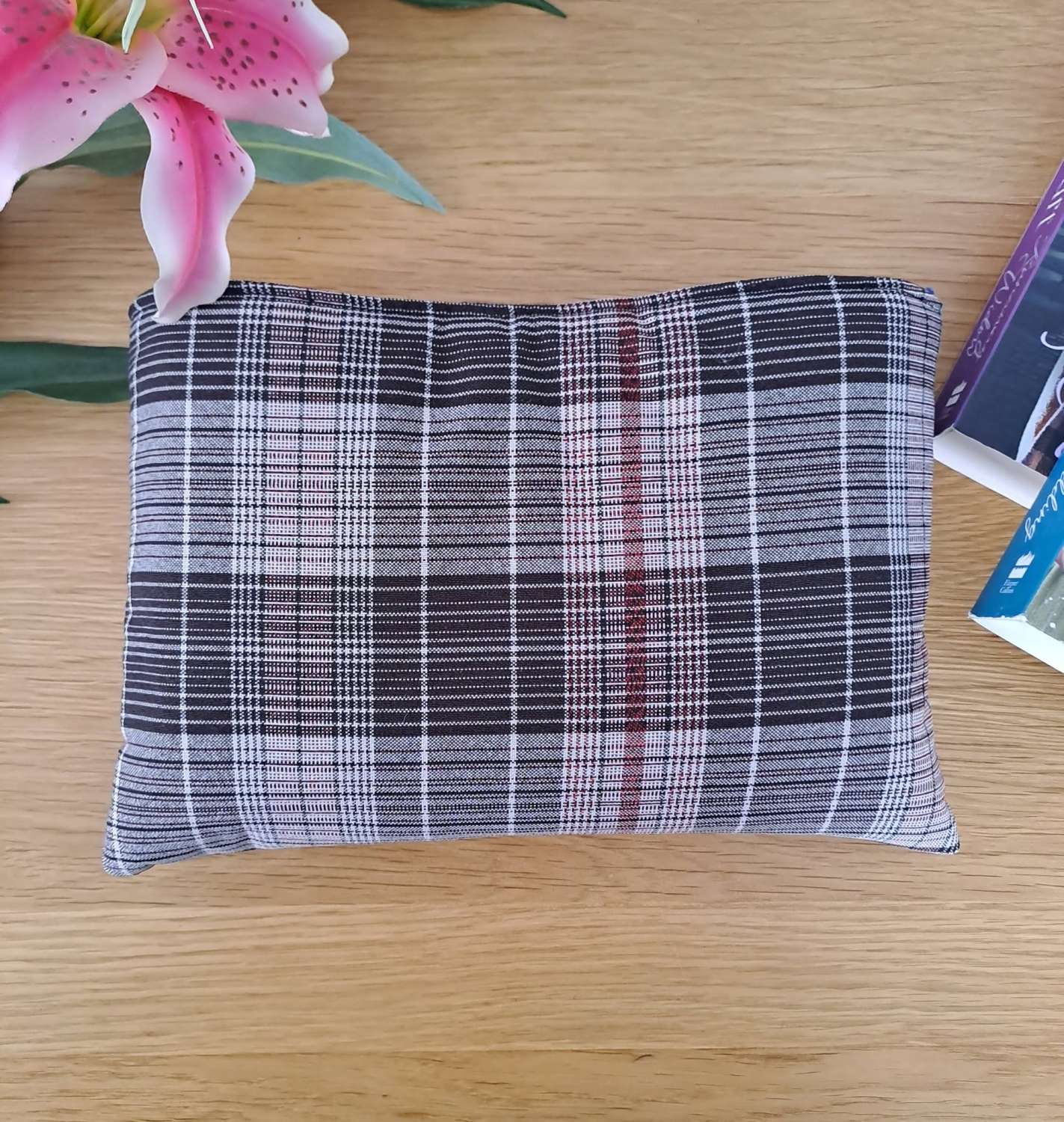 Book sleeve - SUITS ME.. Brown check Book sleeve - SUITS ME.. Brown check