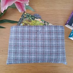 Book sleeve - SUITS ME.. Grey check wool