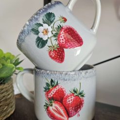 Set of 2 ceramic cups with strawberry design