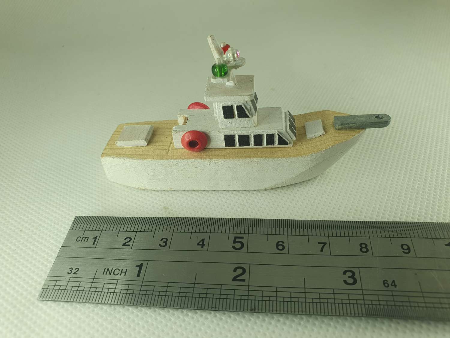 Handmade Motor Yacht (small) Handmade Motor Yacht (small)