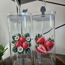 Set of 2 square glasses with straws strawberry designs