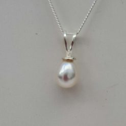 White Cultured Pearl Teardrop Necklace in 925 Sterling Silver