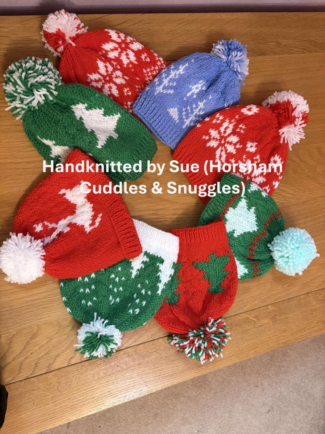 Hand-knitted baby's bobble hat Hand-knitted baby's bobble hat