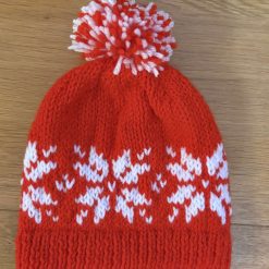 Hand-knitted baby's bobble hat 1 Hand-knitted baby's bobble hat 1