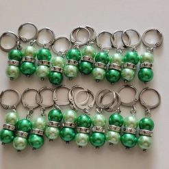 20 green stitch markers