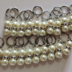 20 off-white stitch markers