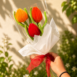 Everlasting tulip bouquet