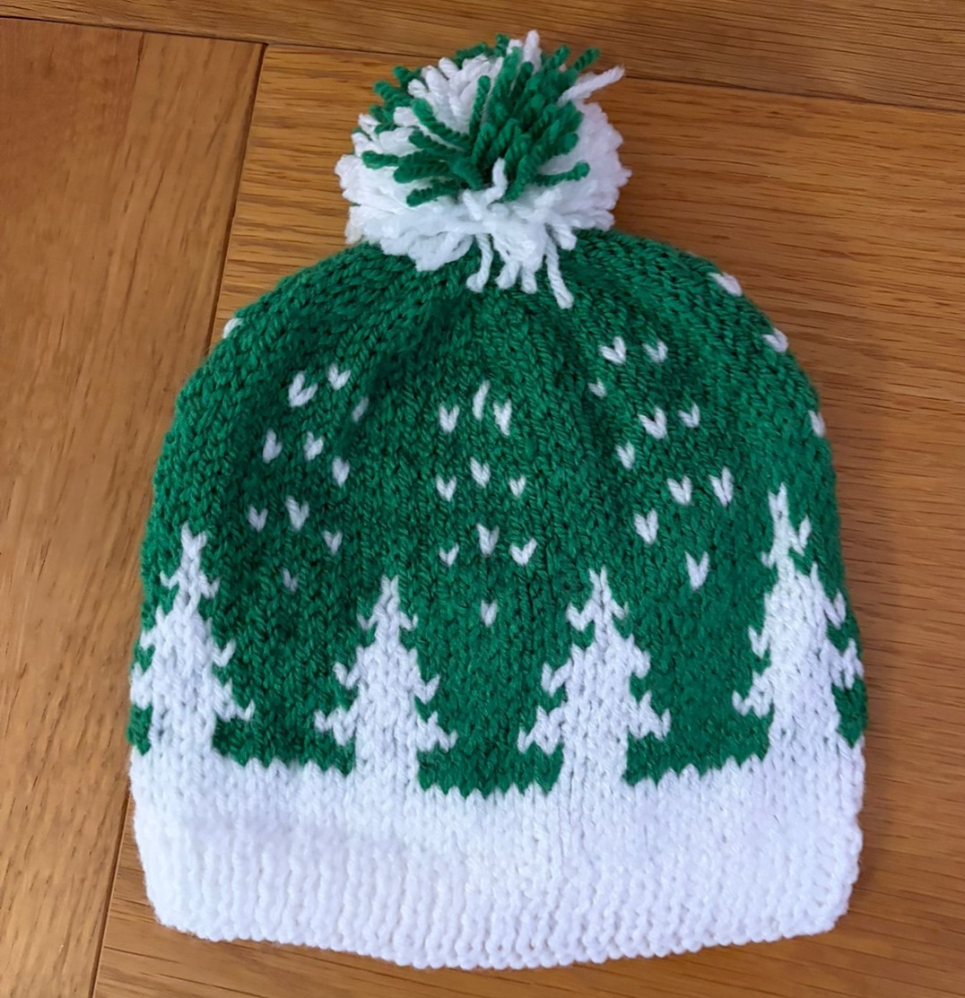 Hand-knitted baby's bobble hat Hand-knitted baby's bobble hat