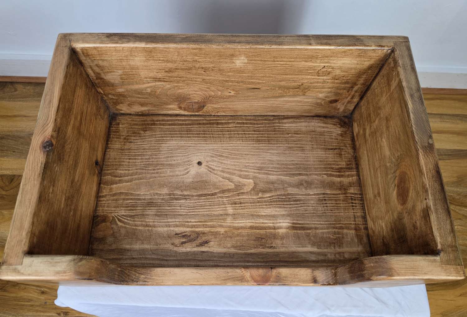 Handmade Reclaimed Pine Wood Pet Bed – Rustic Dog Cat Furniture Handmade Reclaimed Pine Wood Pet Bed – Rustic Dog Cat Furniture
