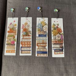 Book Marks. Books and flowers