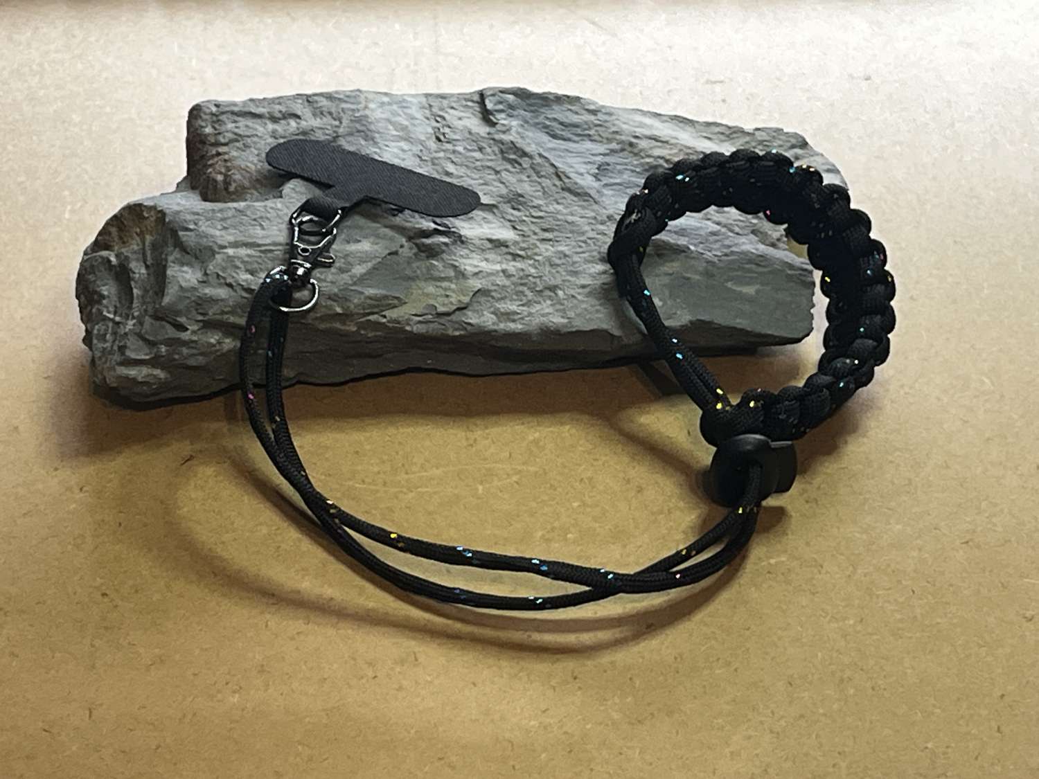 WildTether Anti‑Phone‑Snatch Bracelet WildTether Anti‑Phone‑Snatch Bracelet