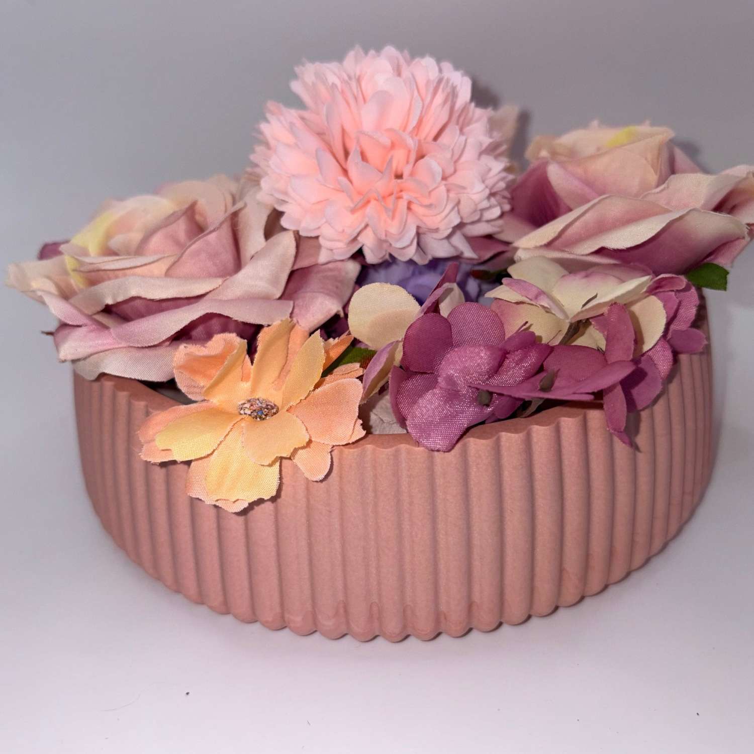 Ribbed Bowl, Dusky Pink Jesmonite Fluted Statement Piece, Sculptural Centrepiece Decor Ribbed Bowl, Dusky Pink Jesmonite Fluted Statement Piece, Sculptural Centrepiece Decor