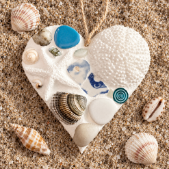 Beach style heart ornament