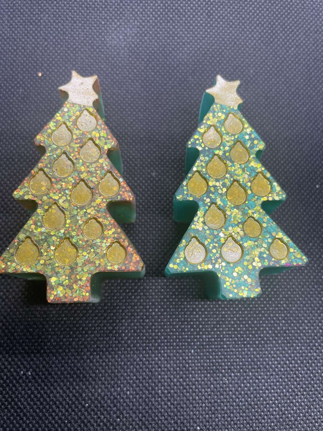 Resin set of 2 Christmas trees Resin set of 2 Christmas trees
