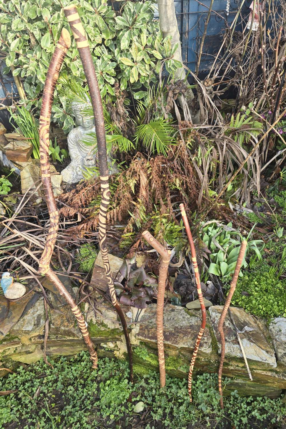 Hand carved walking sticks - Indiv.priced Hand carved walking sticks - Indiv.priced