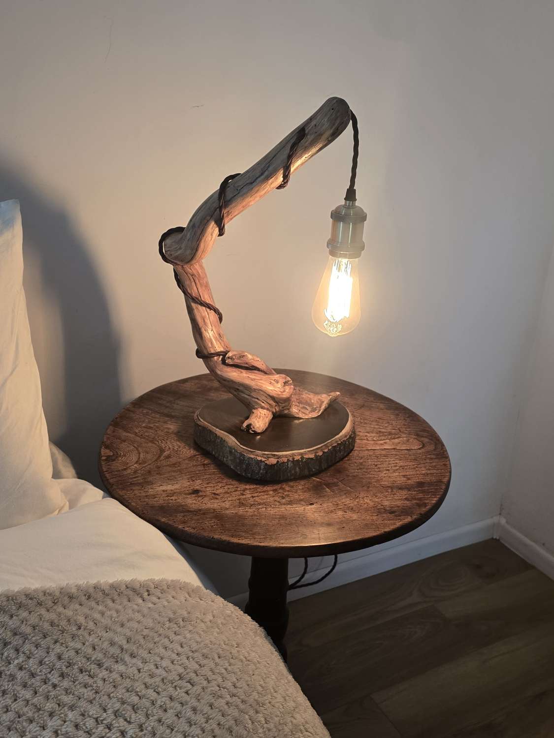 Tree branch Bedside or Desk lamp Tree branch Bedside or Desk lamp