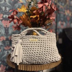 Crochet grey tote bag with keychain 2