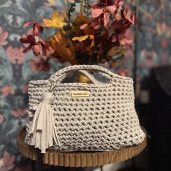 Crochet grey tote bag with keychain 3